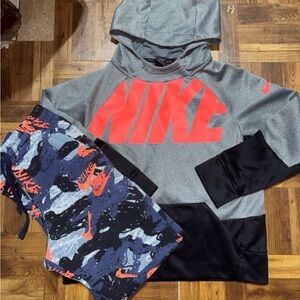 Nike dri fit Sweatsuit, Youth Size Large